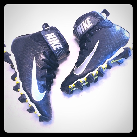Other - Boys Nike 1 Youth 1Y Black Yellow Cleats Like New